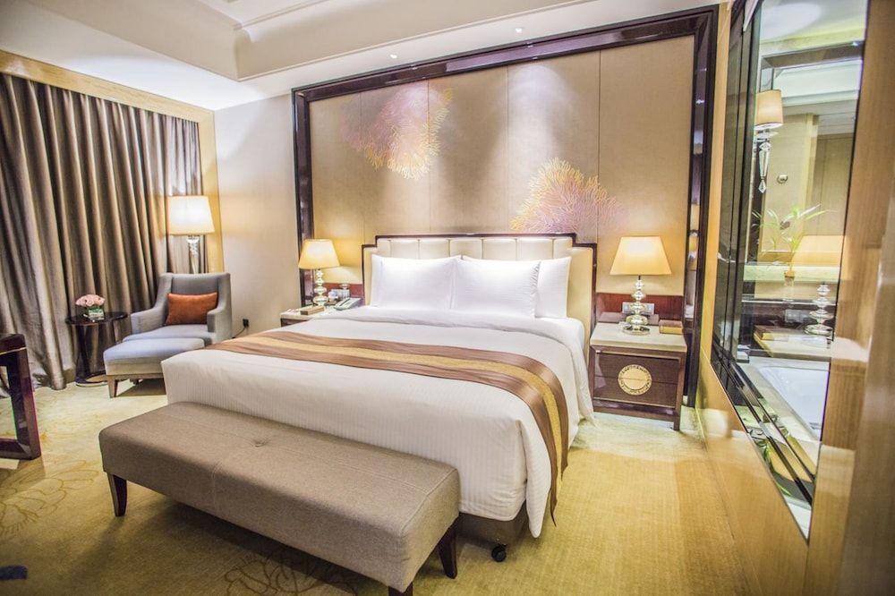 Wanda Vista Quanzhou Grand Deluxe King Room 2