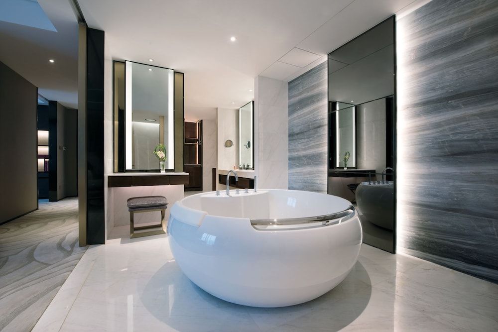 Crowne Plaza Hangzhou Qiantang by IHG Standard Room, 1 King Bed 7