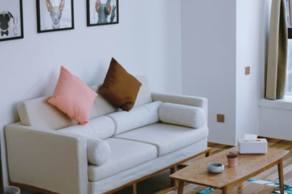 The Roost Hotel Superior Double Room 2