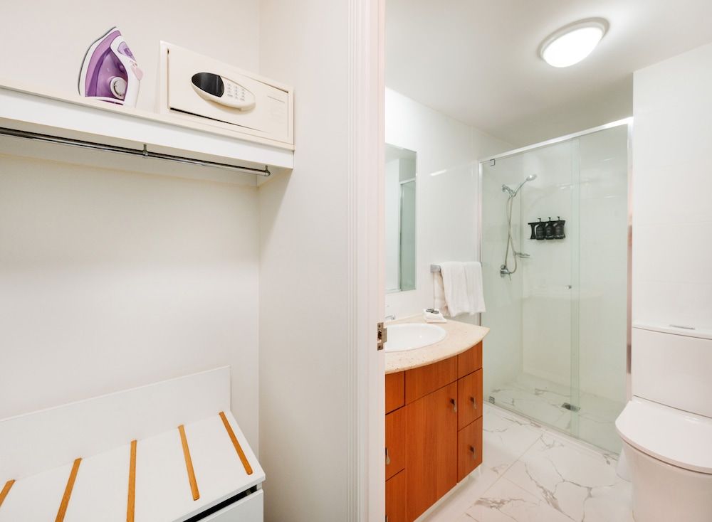 Mantra Coolangatta Beach 2 Bedroom Garden View 9