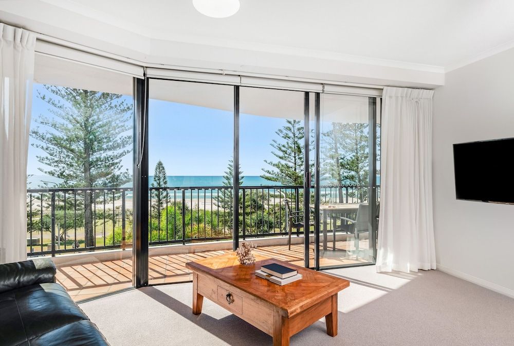 Mantra Coolangatta Beach 1 Bedroom Ocean 4