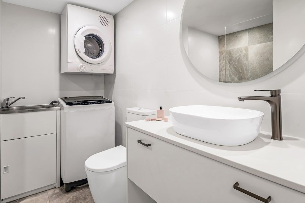 Mantra Coolangatta Beach 2 Bedroom Deluxe Ocean 5