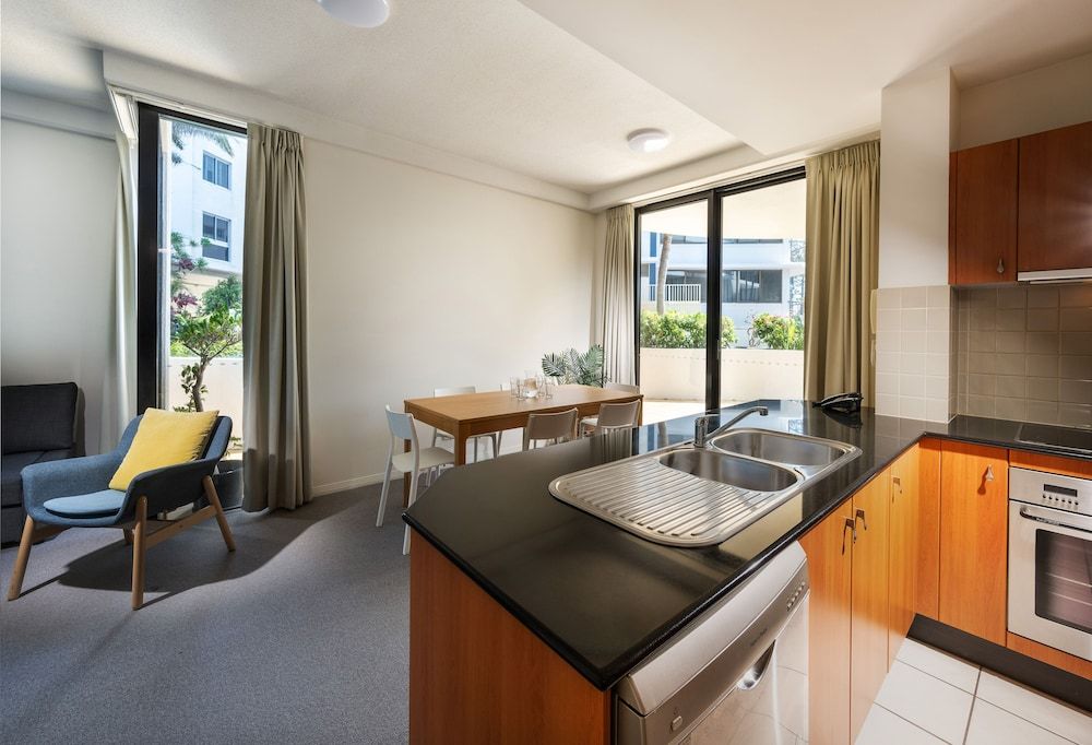 Mantra Coolangatta Beach 2 Bedroom Garden View 7