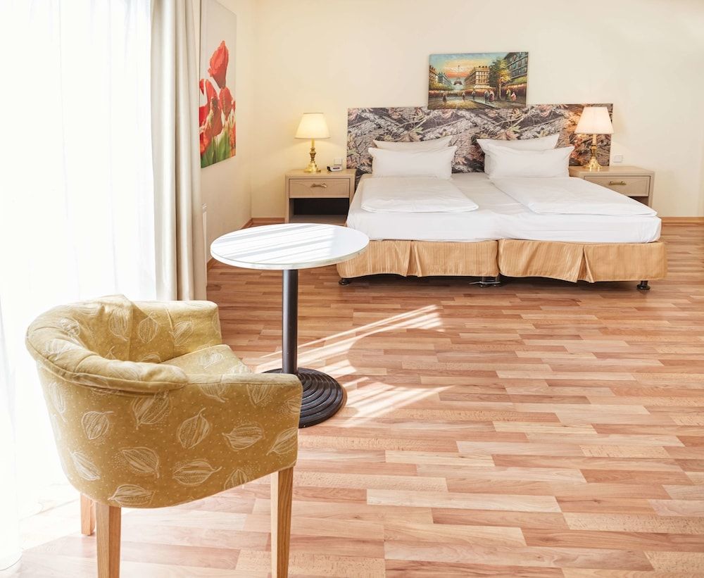 Comfort Room, 1 Double Bed (17SQM, Free WiFi)