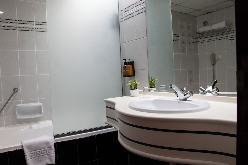 Dubai Grand Hotel by Fortune Standard Twin Room 6