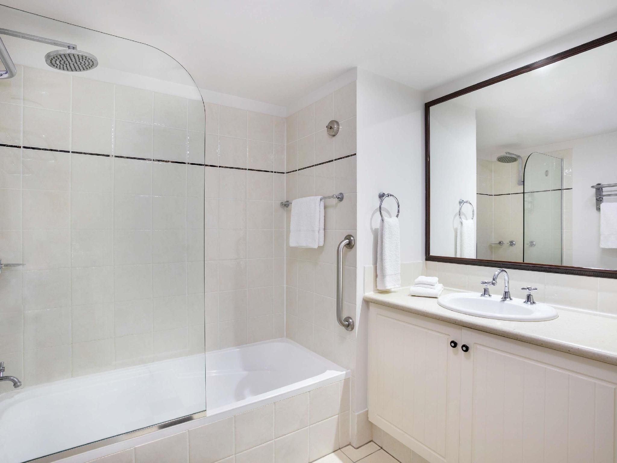 undefined Mantra Esplanade Cairns 8