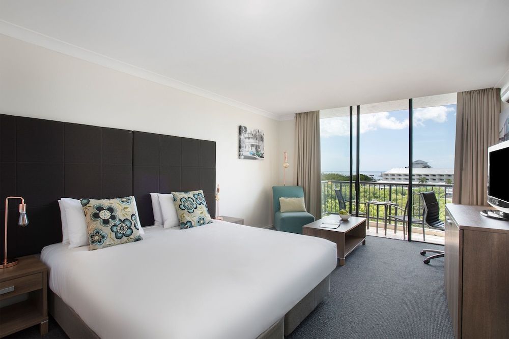 Mantra Esplanade Room, City View (Hotel) 4