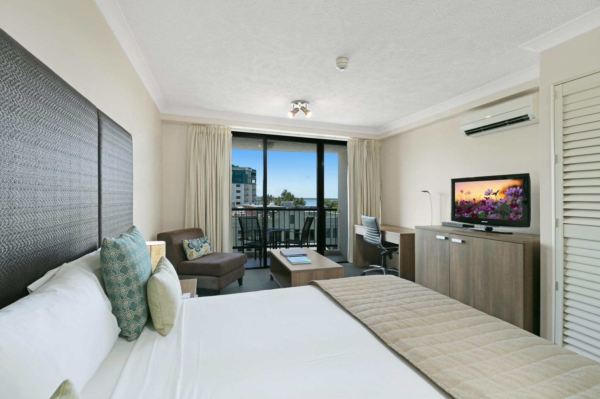 undefined Mantra Esplanade Cairns 9