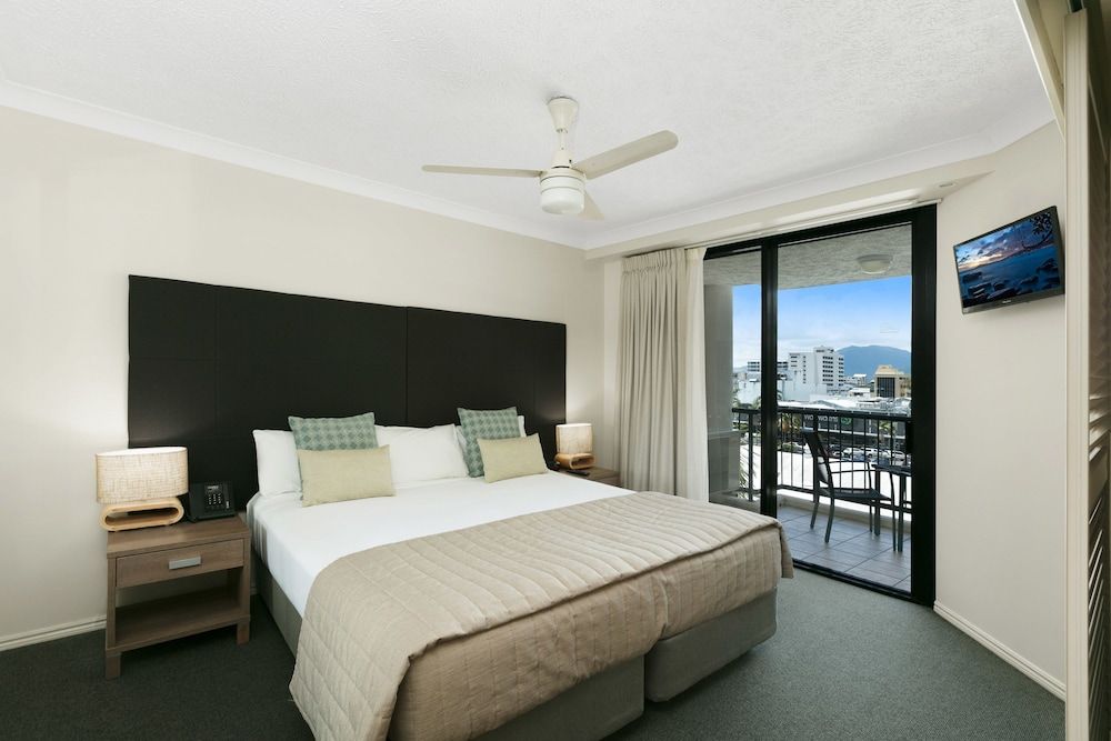 Mantra Esplanade Room, City View (Hotel) 3