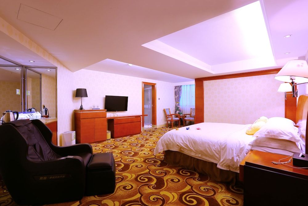 Victoria Hotels Executive Suite