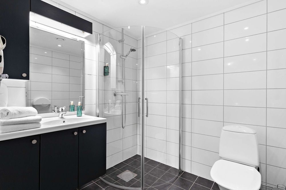 Ole Bull, Best Western Signature Collection Standard Room, 2 Twin Beds, Non Smoking (with Sofabed) 4