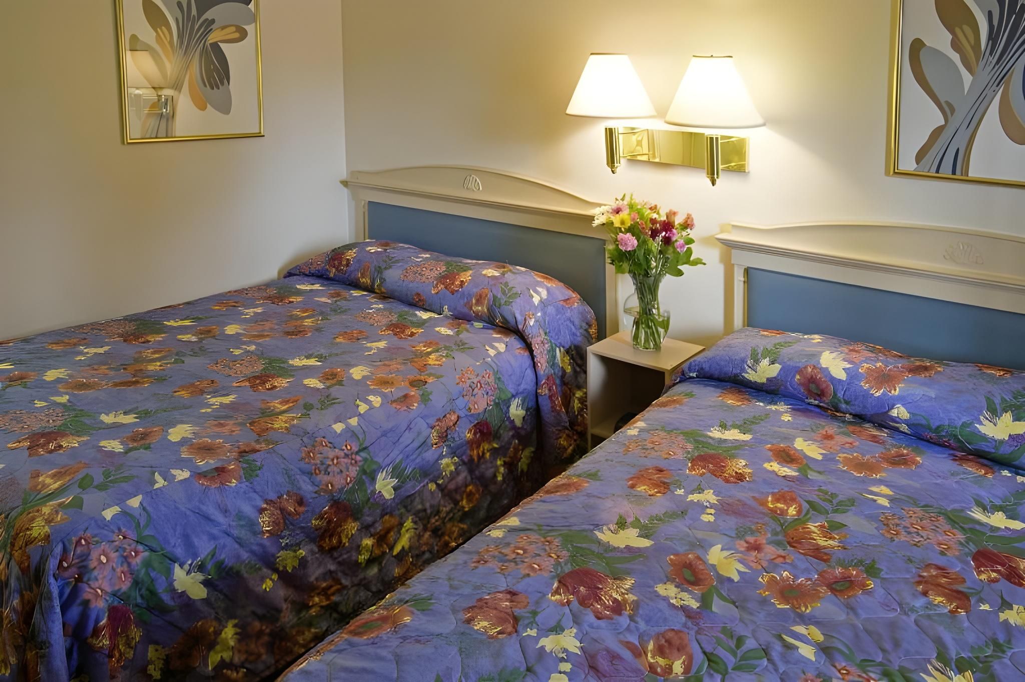 Two Queen Beds Smoking