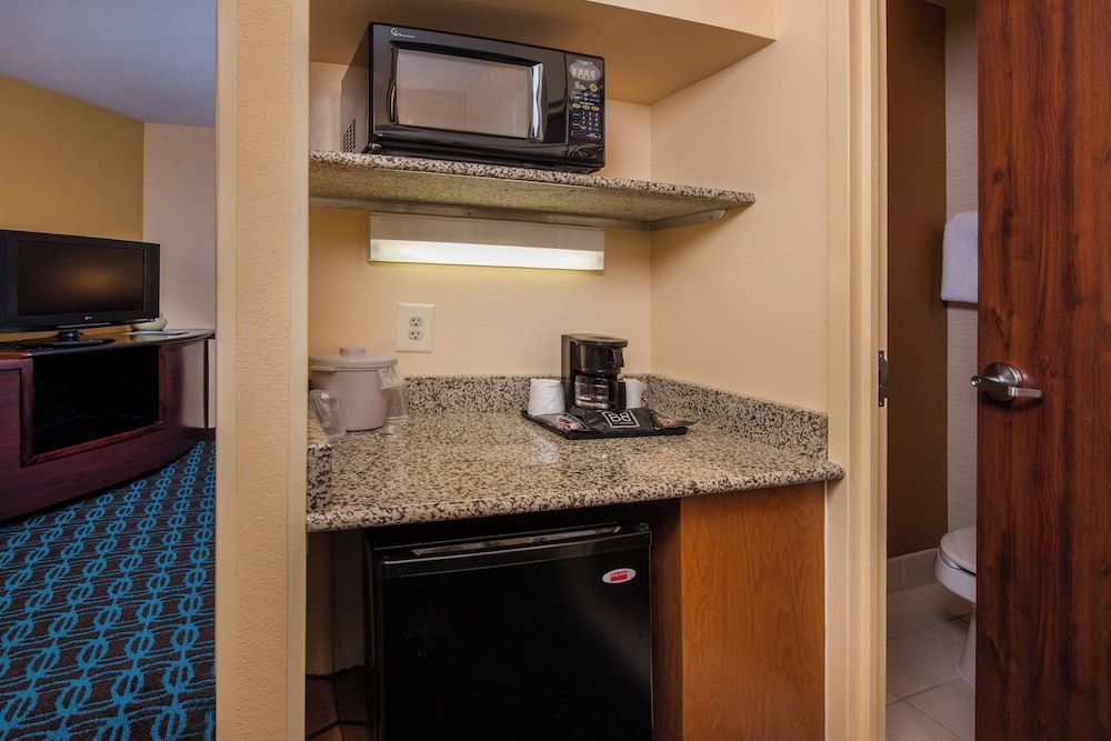Suite, 1 King Bed with Sofa bed, Non Smoking