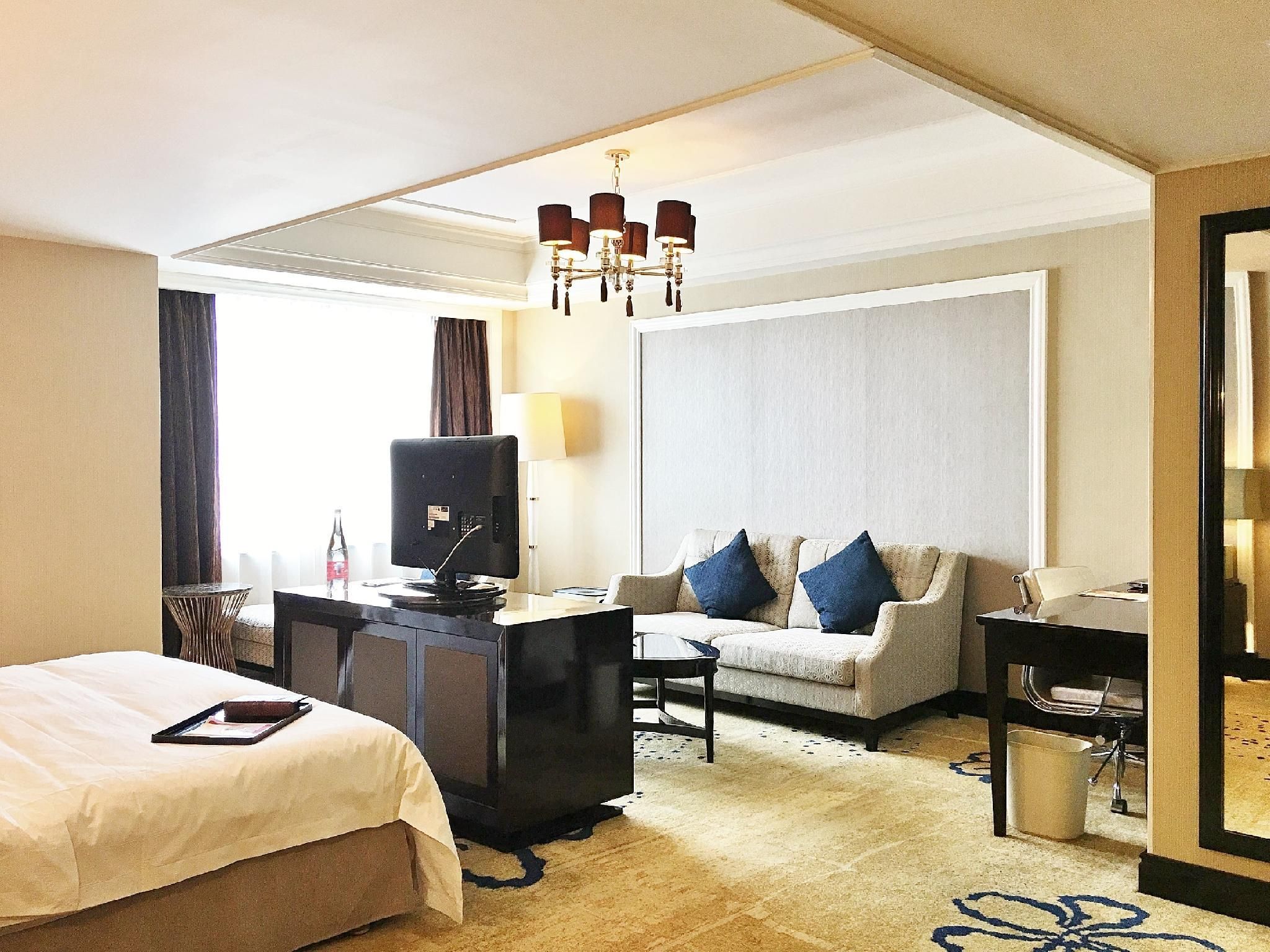 Superior Premier King Room