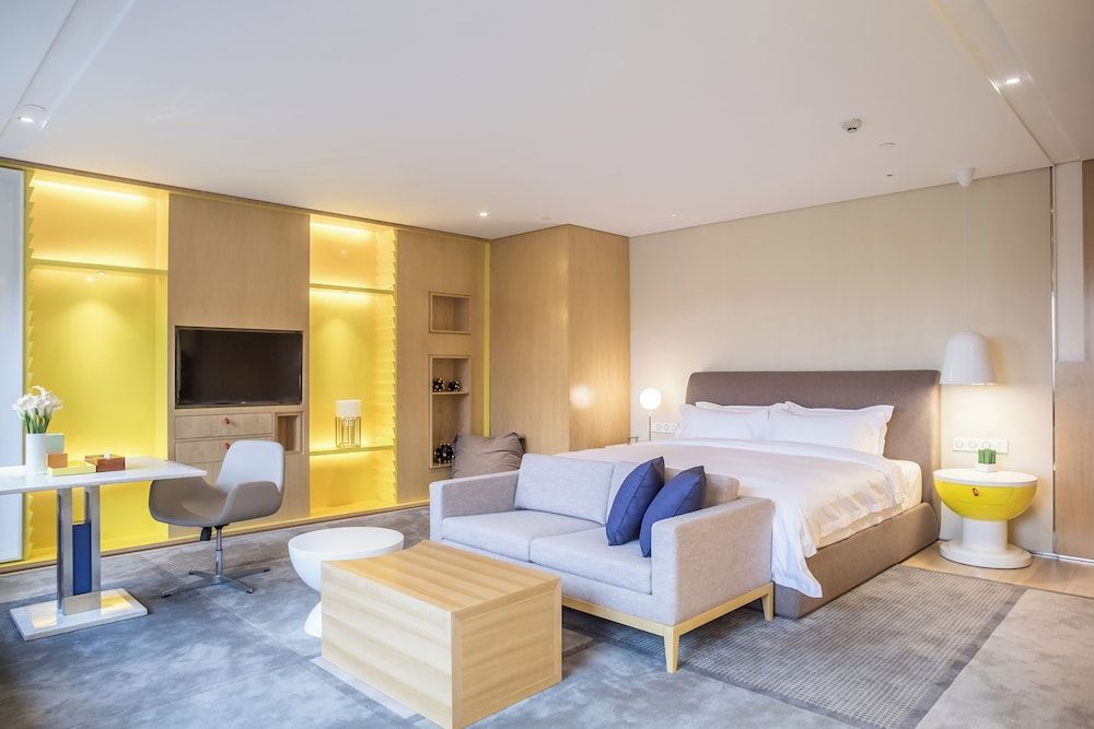 Family Room, 1 King Bed