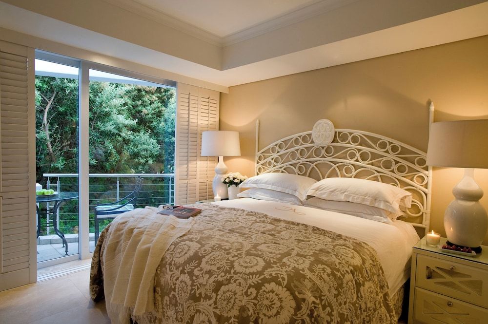 The Twelve Apostles Hotel and Spa Classic Room