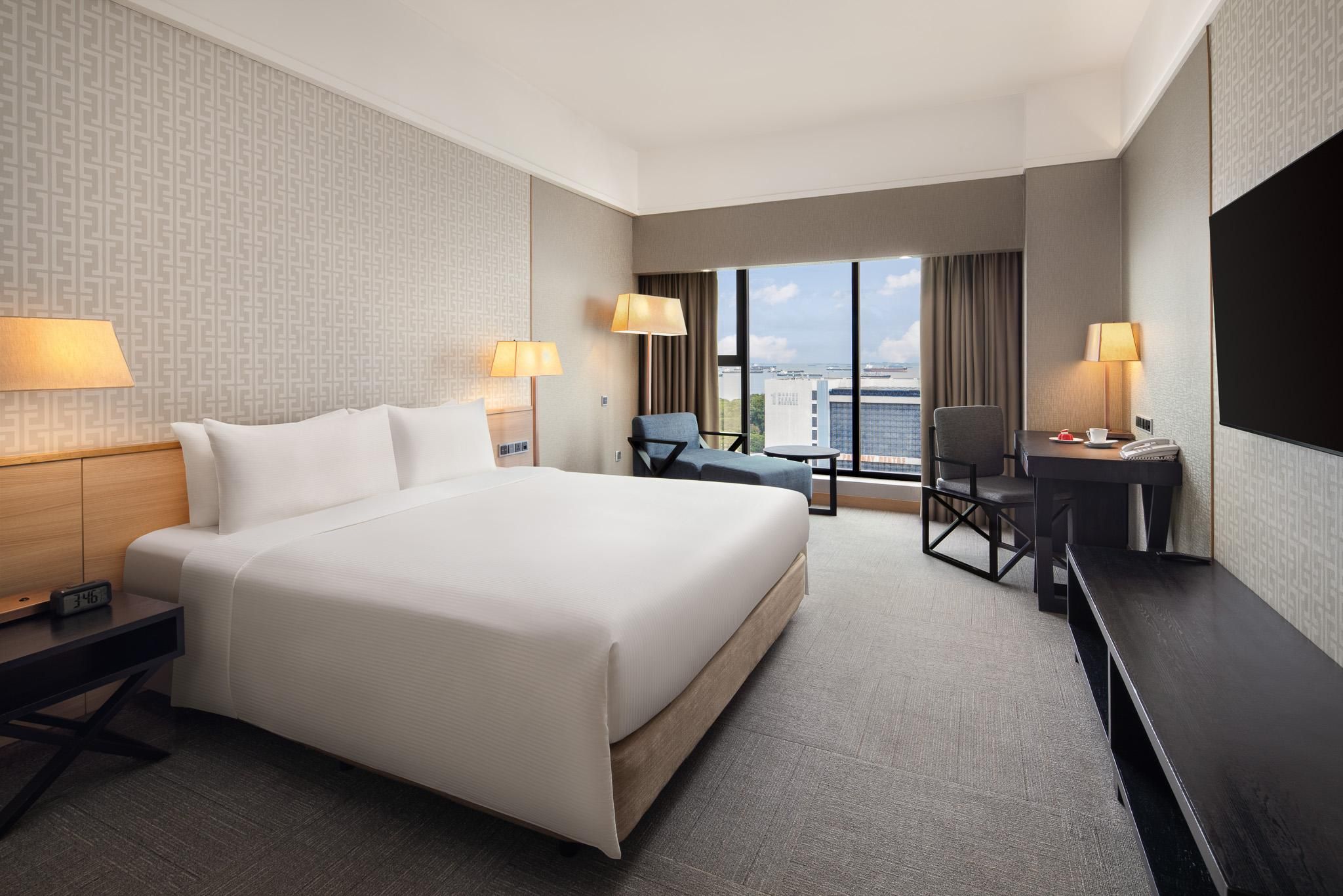 Executive 1 King Bed