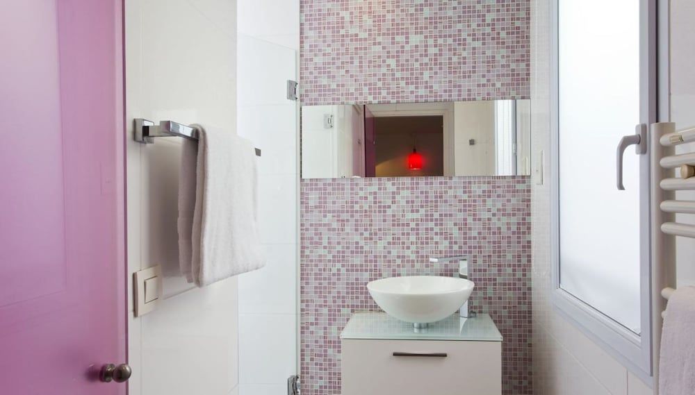 Color Design Hotel Standard Twin Room 4