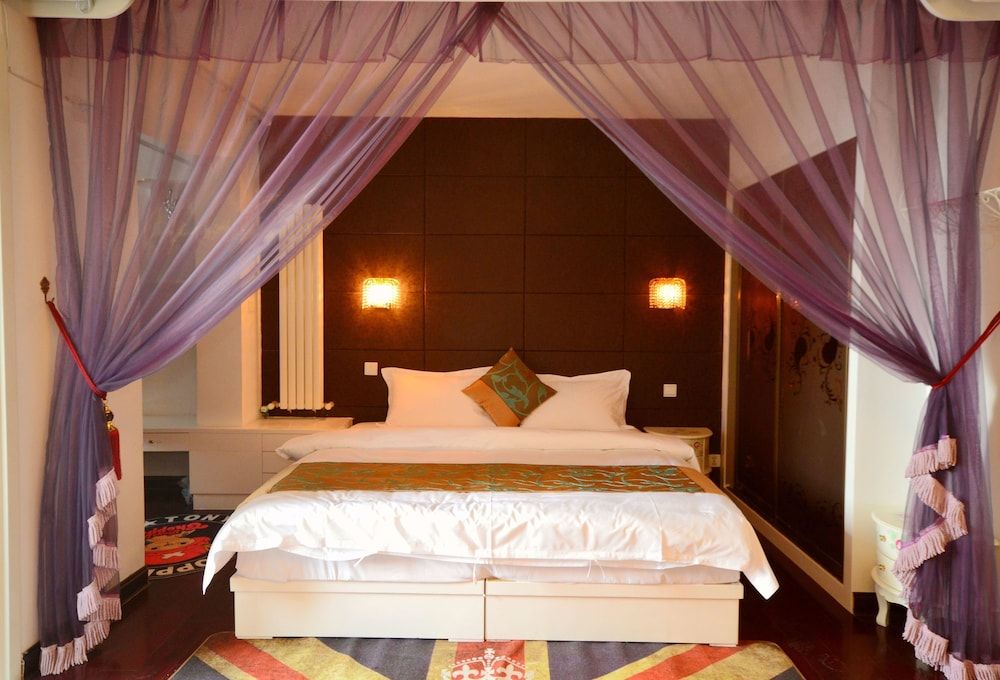 Signature Suite