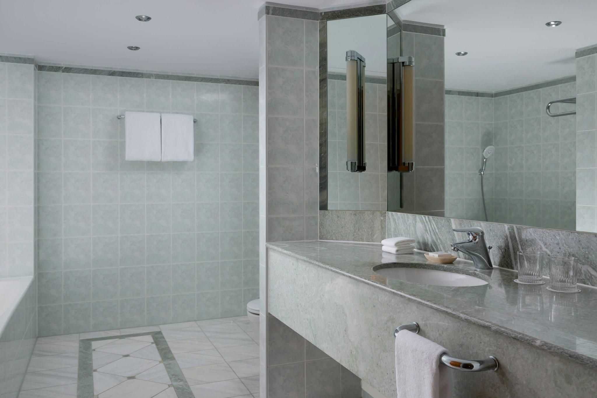 Family Suite, 2 Bedroom Suite, Bedroom 1: 1 King, Bedroom 2: 2 Double, Sofa Bed