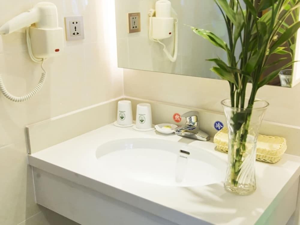 GreenTree Inn Yancheng Dongtai shiyan town Express Hotel Twin Room 7