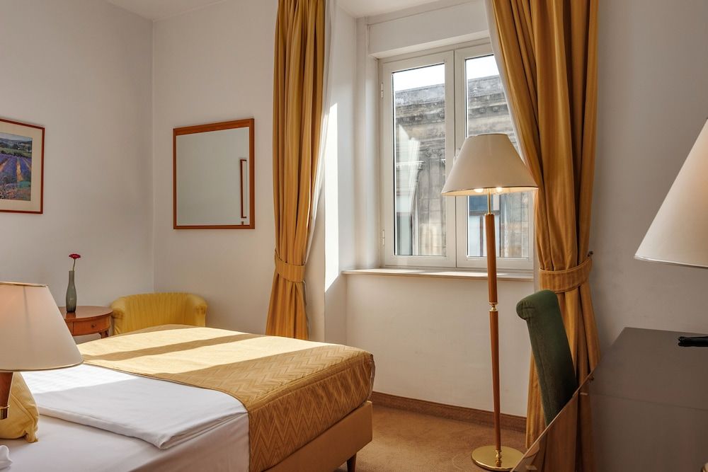 Superior Single Room (with french bed)