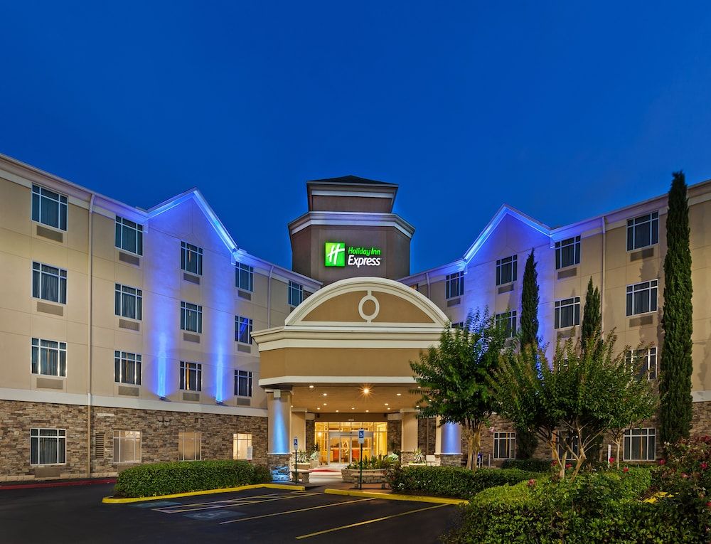 undefined Holiday Inn Express Hotel & Suites Houston-Downtown Conv Ctr by IHG 9
