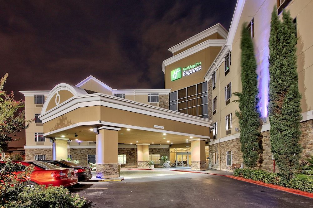 undefined Holiday Inn Express Hotel & Suites Houston-Downtown Conv Ctr by IHG 7