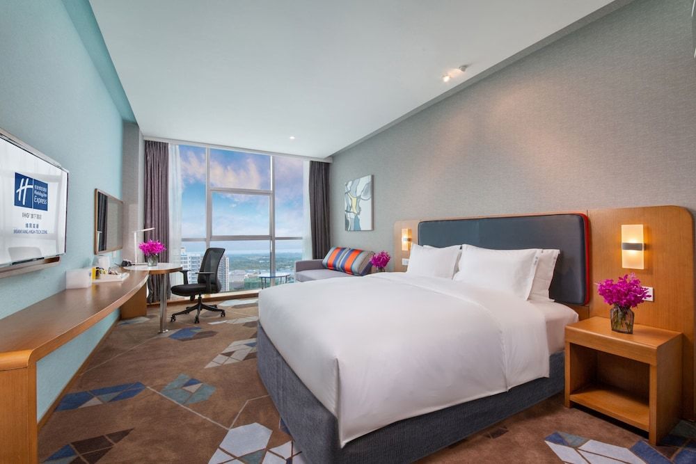 Standard Room, 1 King Bed