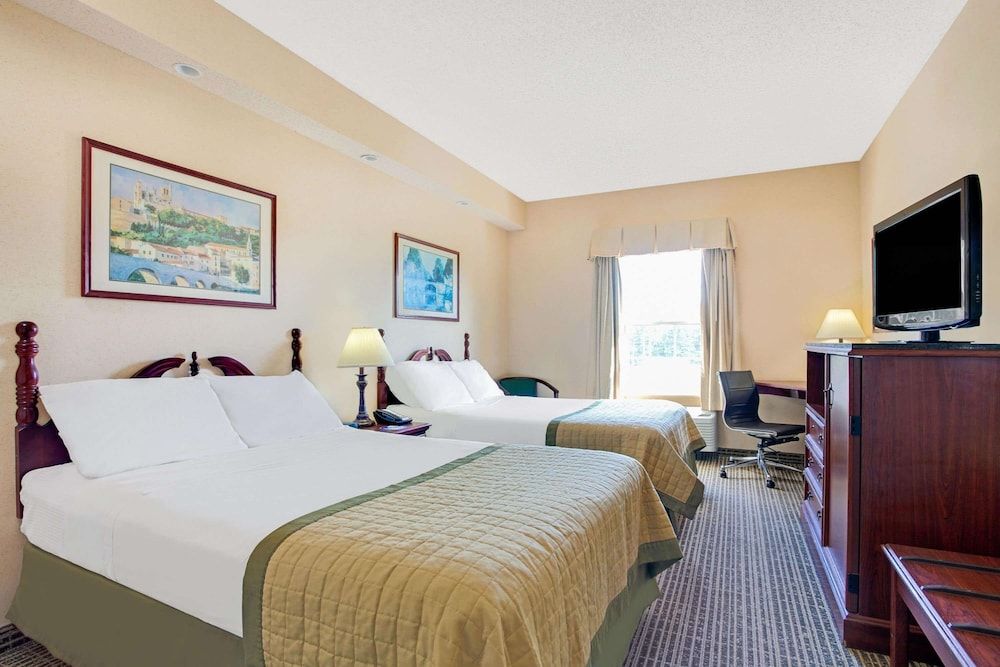 Room, 2 Queen Beds, Accessible, Non Smoking (Bathtub w/ Grab Bars)