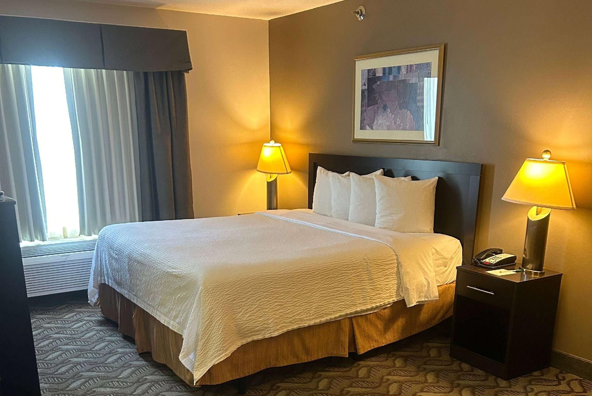 1 Queen Bed Non-Smoking