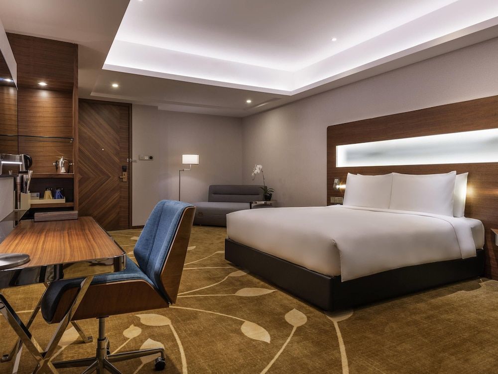 undefined Novotel Shanghai Hongqiao Hotel 8
