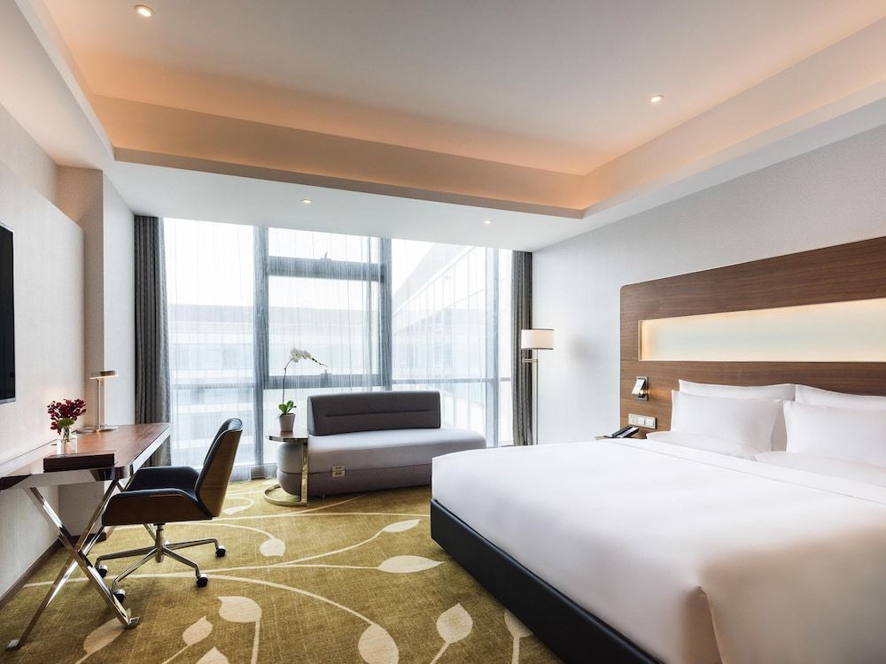 undefined Novotel Shanghai Hongqiao Hotel 4