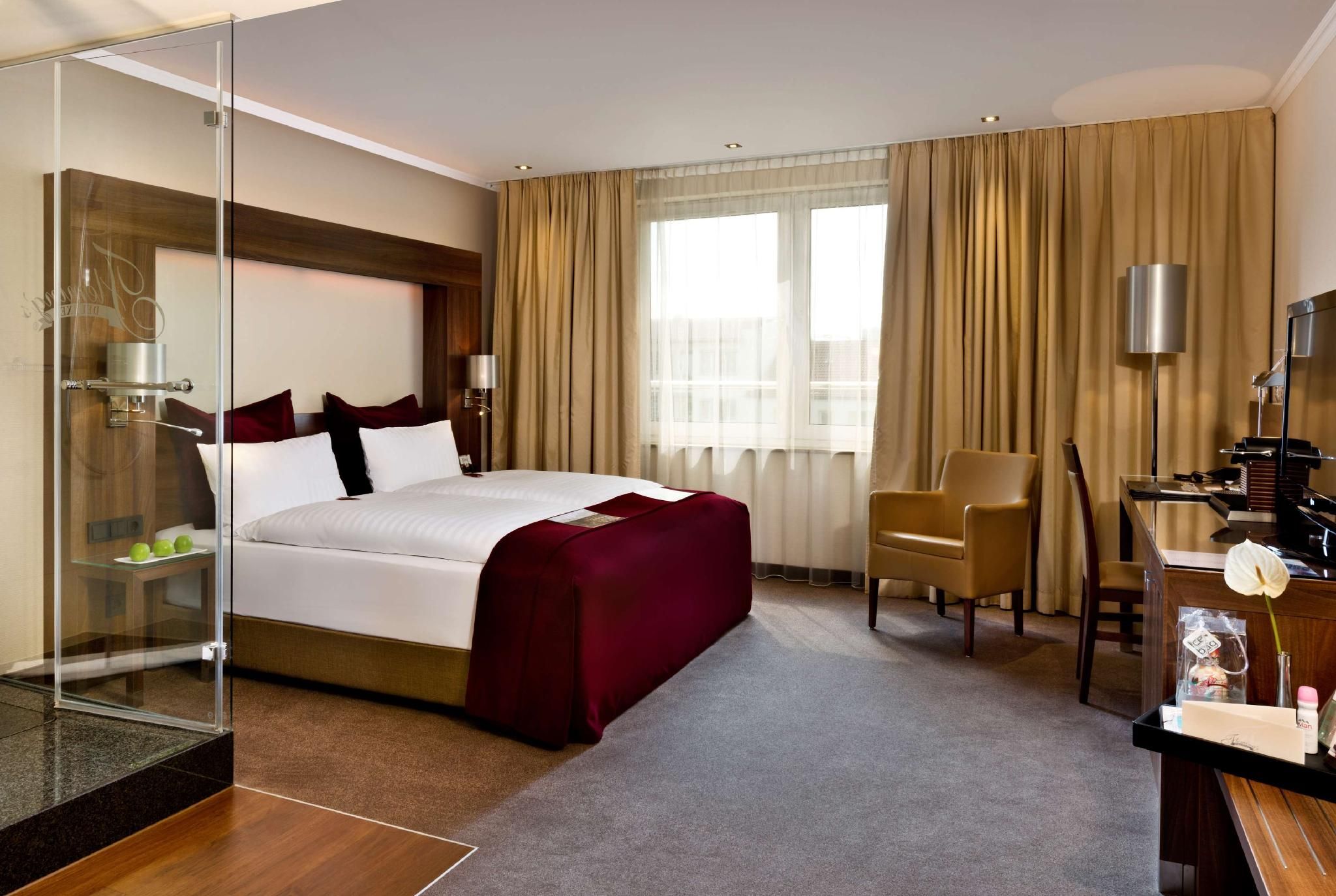 undefined Flemings Hotel Frankfurt Main-Riverside 3