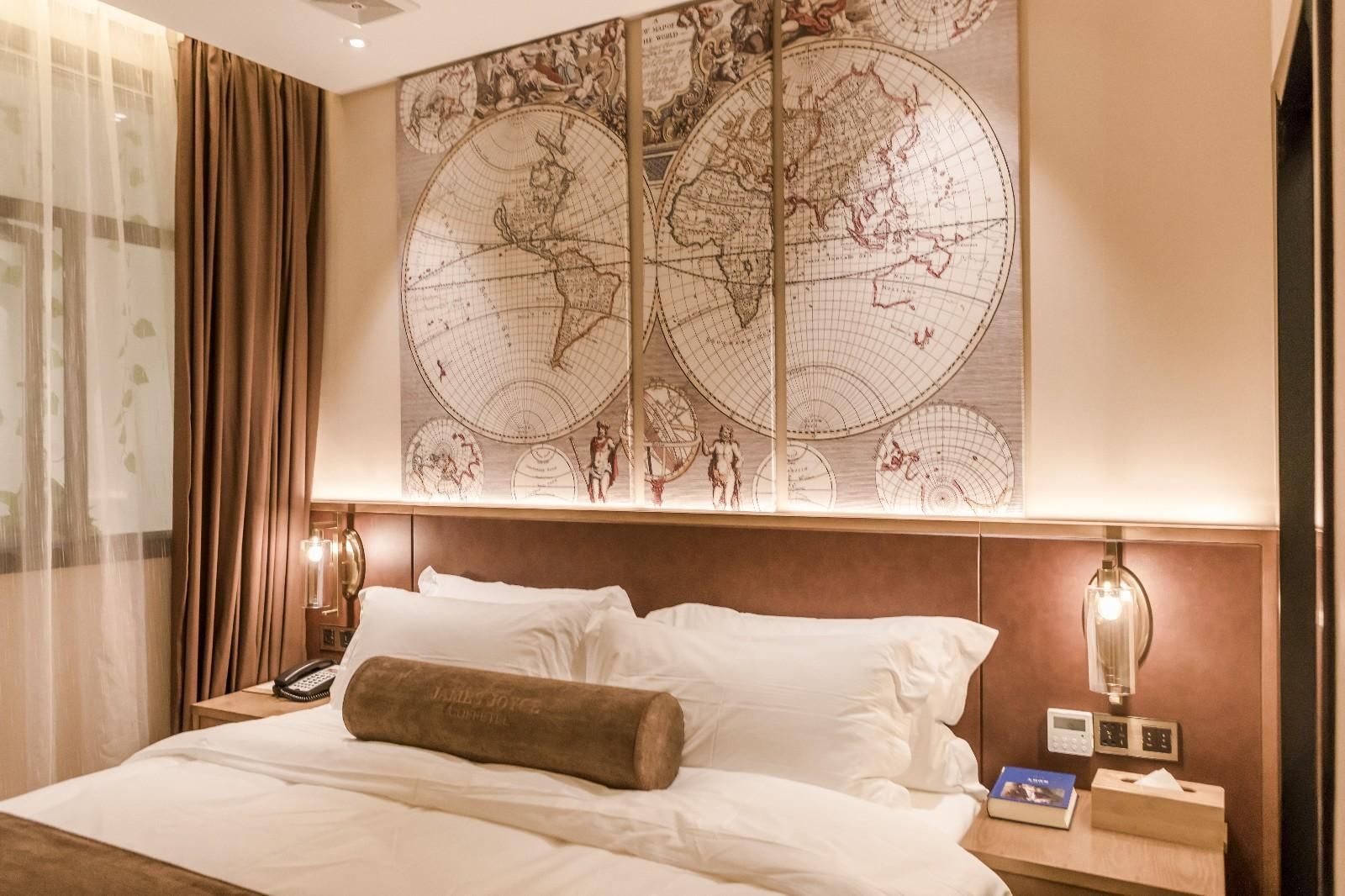 James Joyce - Chunxiang Bed Room