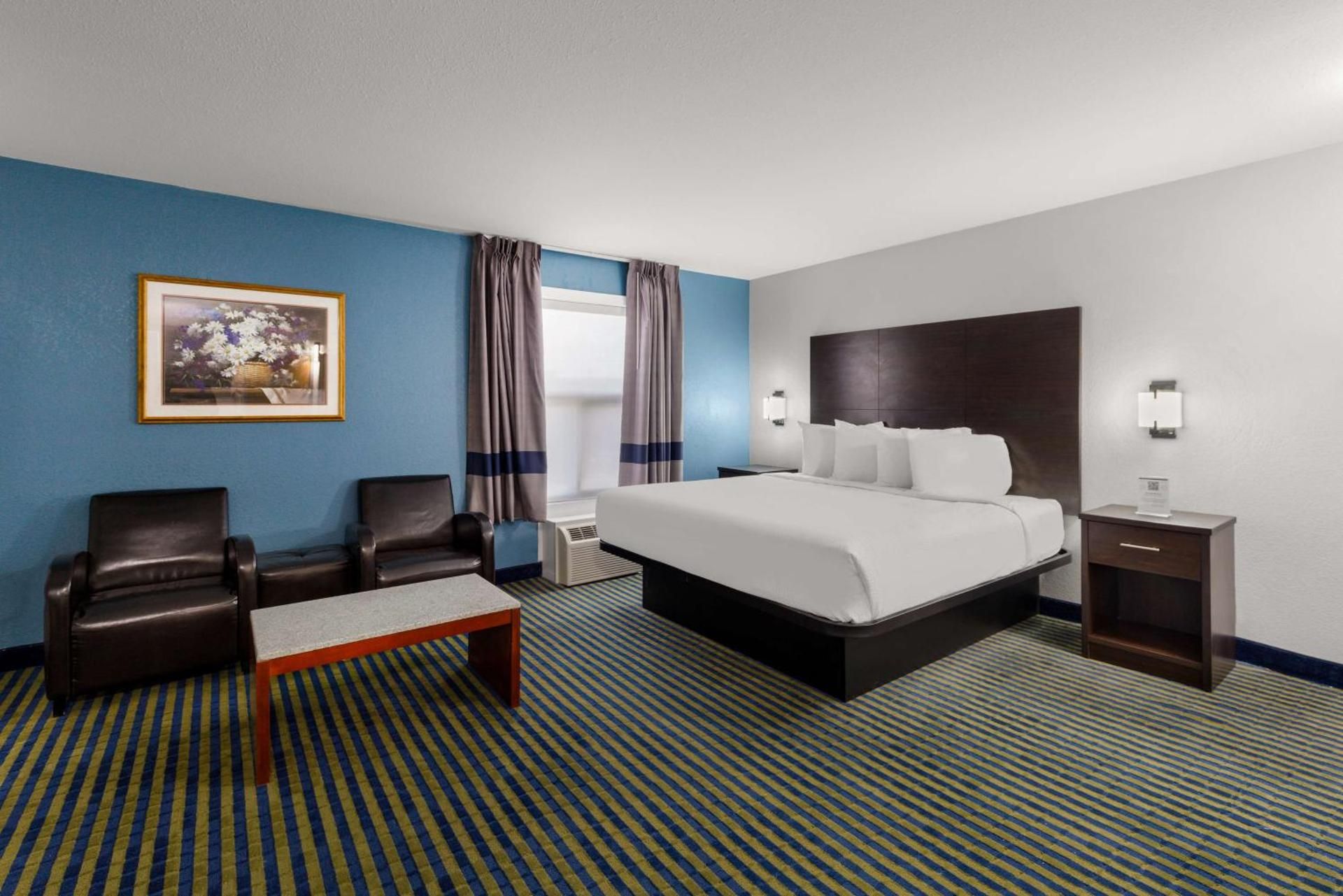 Suite-1 King Bed, Non-Smoking, Kitchenette, Microwave And Refrigerator, Full Breakfast