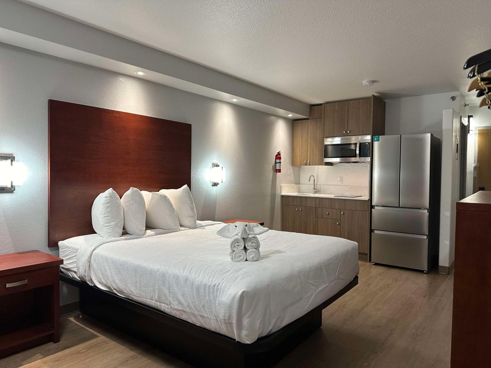 King Room with Kitchenette