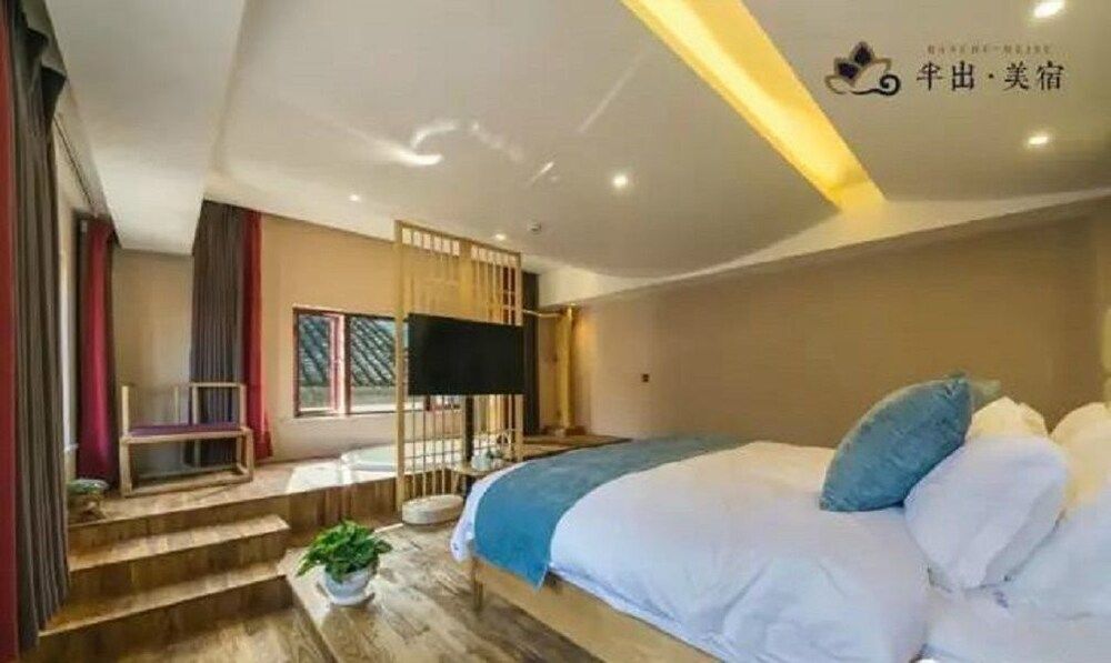 Deluxe Double Room B (Mainland Chinese Citizens Only)