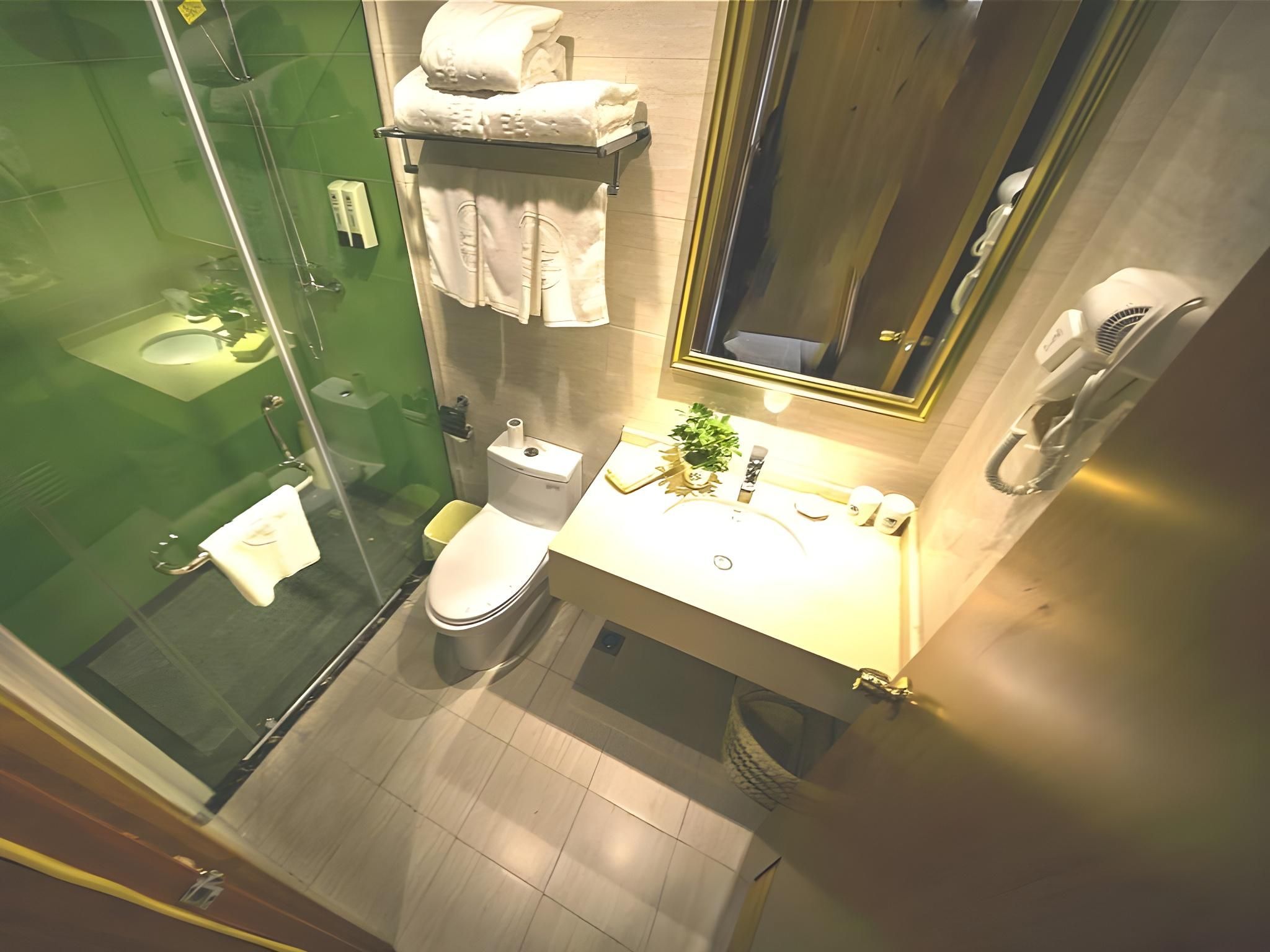 GTR - Guest Room with One 1.8M Bed