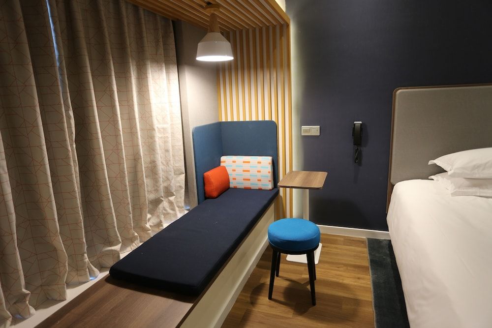 Standard Room, 1 King Bed