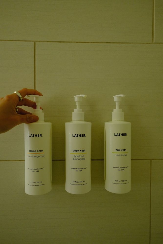 FogCatcher Inn Room, 1 King Bed, Balcony, Ocean View 4