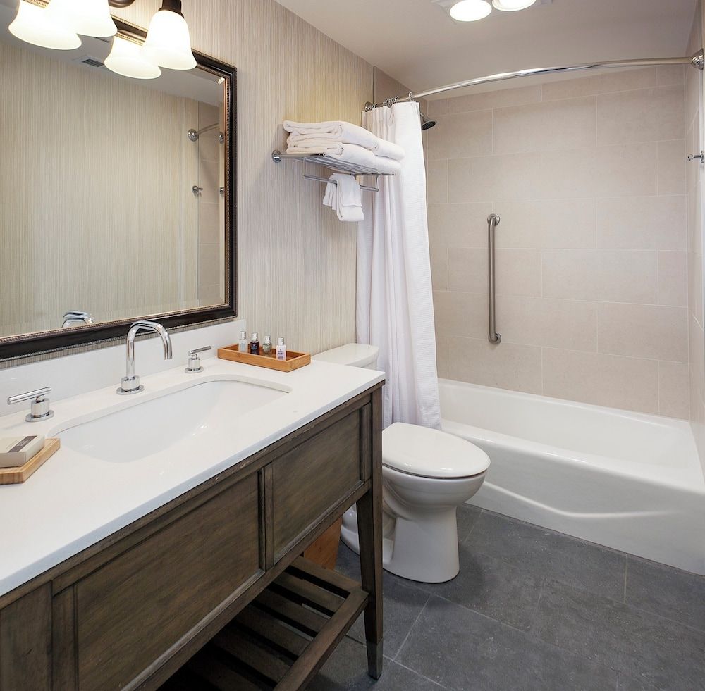 FogCatcher Inn Family Suite, Multiple Beds, Kitchen, Resort View 6