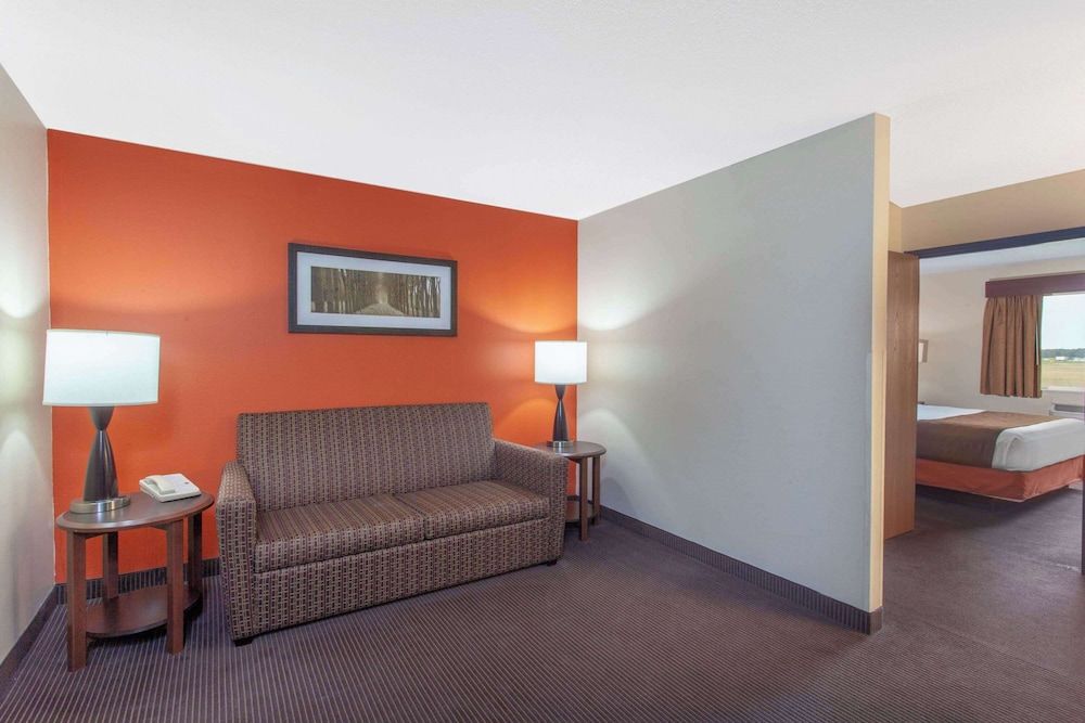 Suite, 1 Bedroom, Non Smoking (1 King)