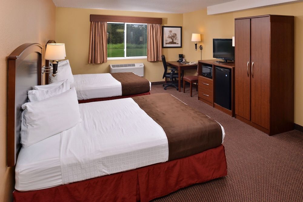 Room, 2 Queen Beds, Accessible, Non Smoking (Mobility, Roll-In Shower)