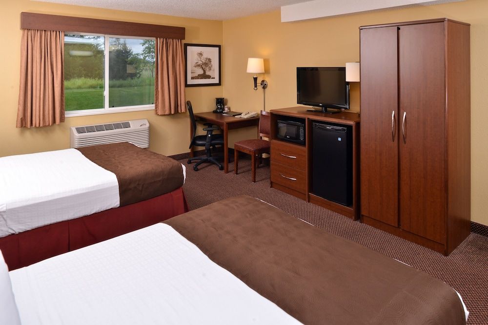 Deluxe Room, 2 Queen Beds, Accessible, Non Smoking (Mobility, Roll-In Shower)