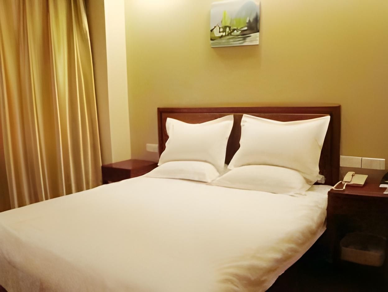 GTI - 1 Bed Guest Room, 1.5M Bed