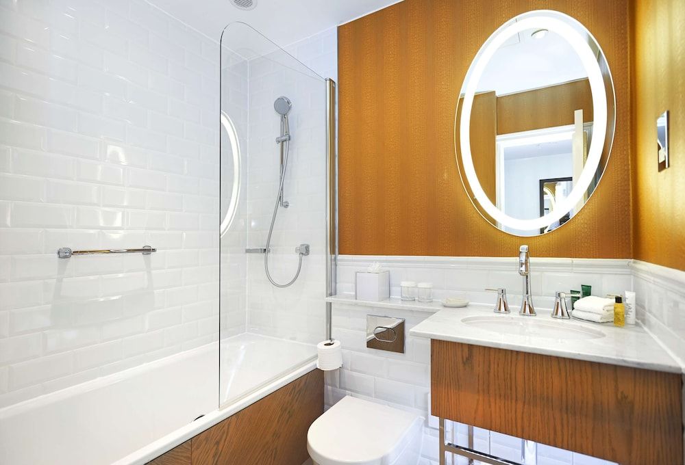 Hilton London Hyde Park Room, 1 Queen Bed 11