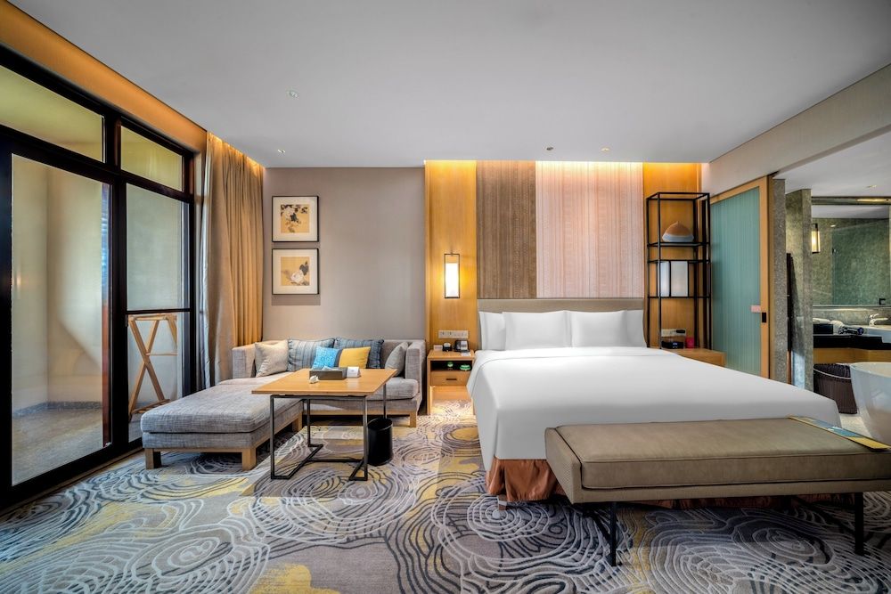 Standard Room, 1 King Bed
