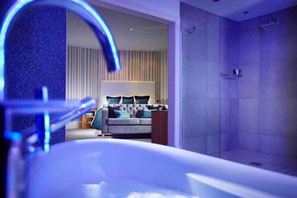 Rowhill Grange Hotel & Utopia Spa Suite, 1 King Bed (Master) 4