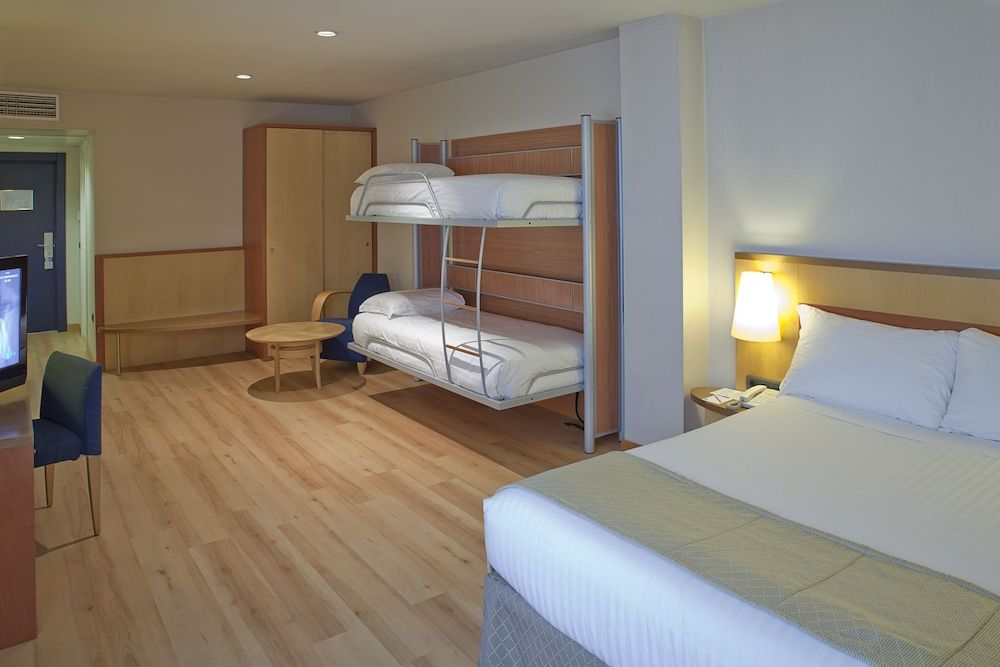 Hotel Castellon Center Affiliated by Meliá Family Room 2